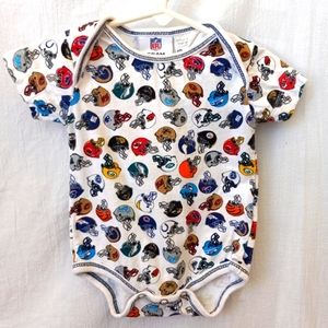 NFL Team Apparel football helmet onesie, size 3-6 months